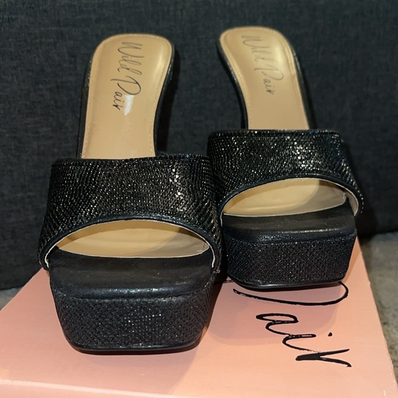 Black Heels - Picture 3 of 4